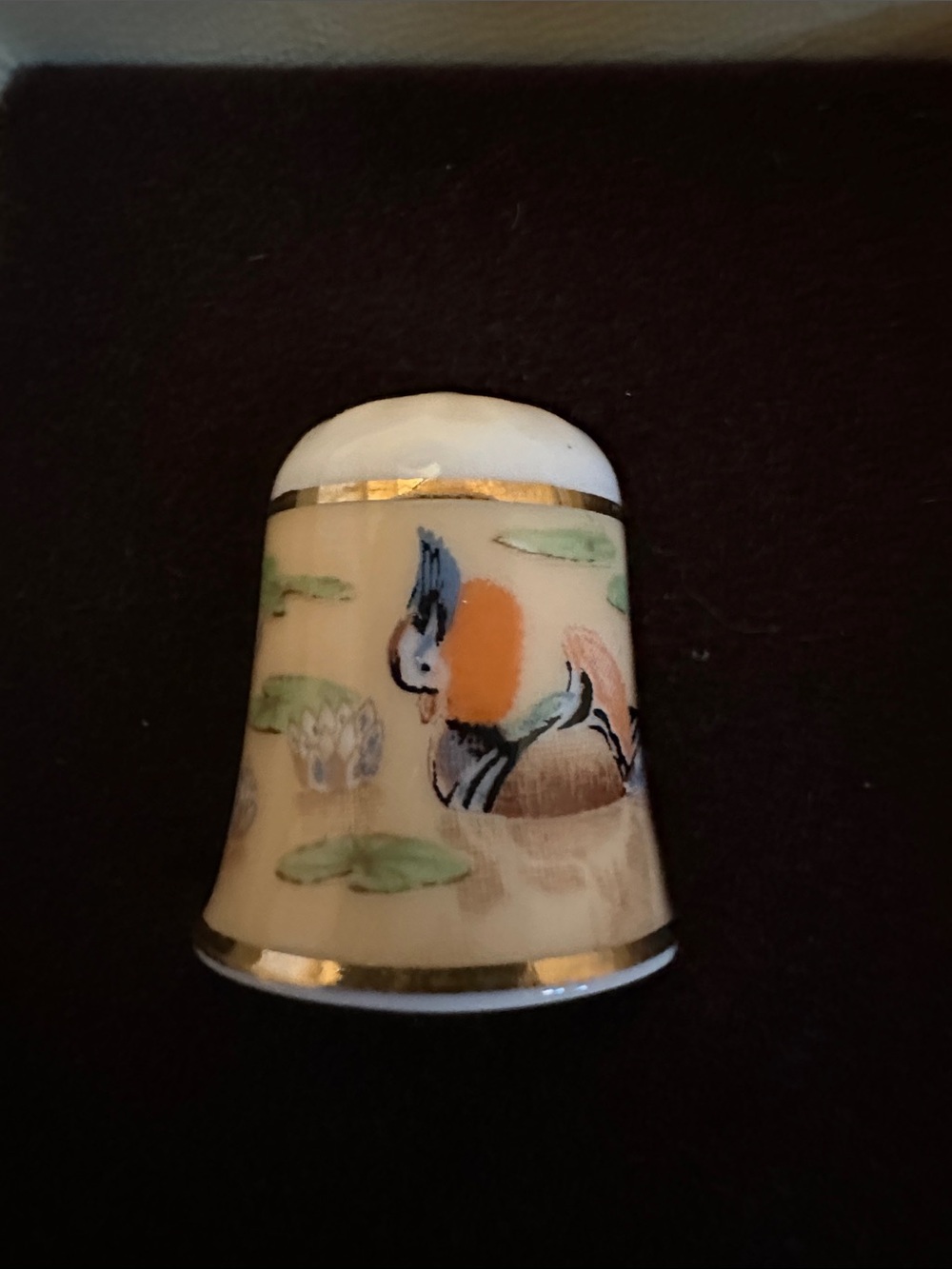 Akemi Japan Thimble with Duck Motif in Cream and Orange